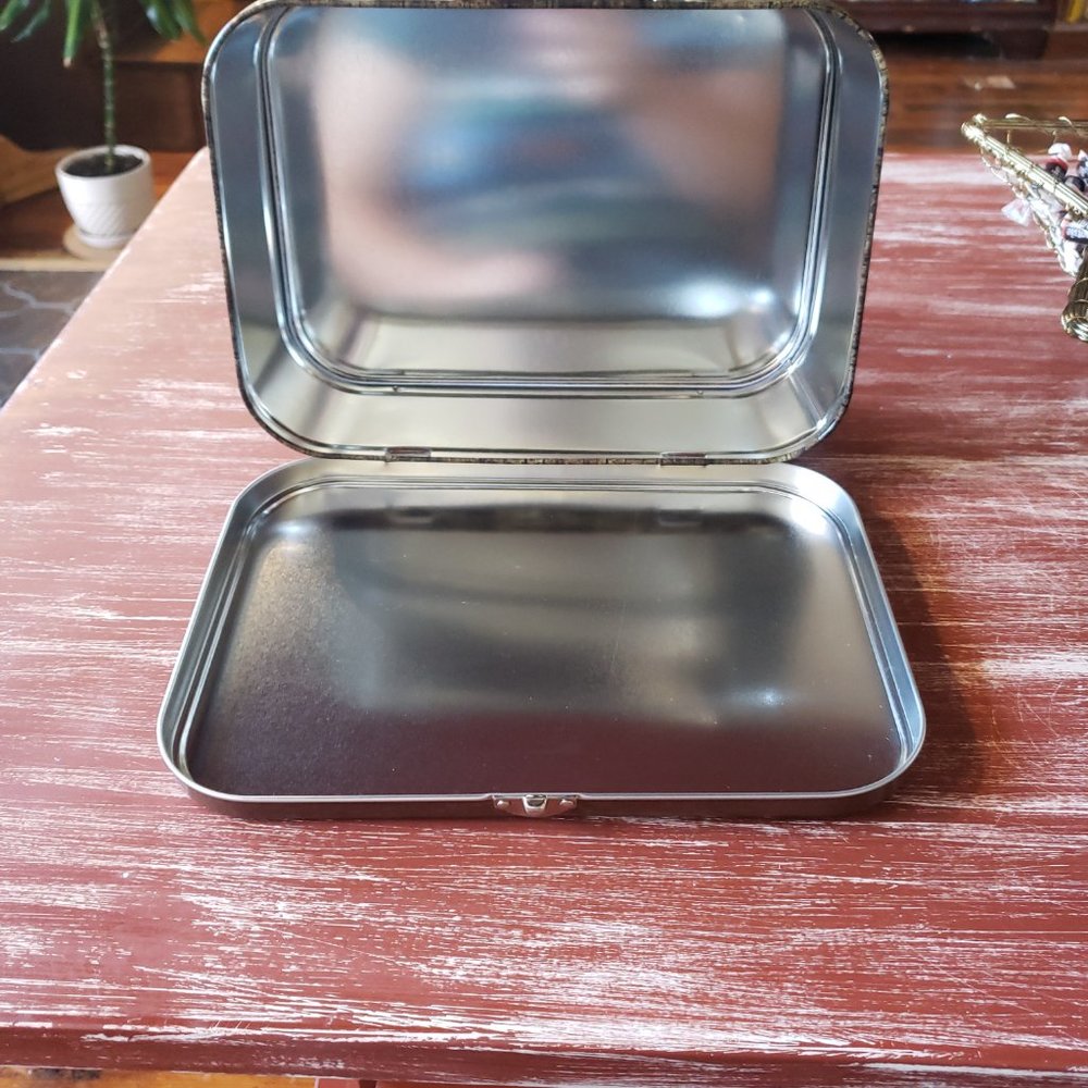 John Wayne Retro Metal Lunch Box - "The Duke" - Cowboy - Patriotic - Picture 2 of 10